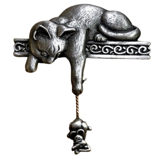 JJ Jonette Jewelry - Vintage JJ Jonette Cat Mouse Pin Brooch Satin Silver Pewter Tone ❤️